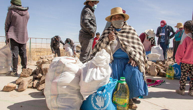 우루 무라토 원주민 커뮤니티의 유스타키아. WFP는 볼리비아에서 자산을 위한 식량 지원 프로그램 (Food Assistance for Assets)을 통해 오루로, 라파스, 코차밤바의 취약 계층을 지원했습니다.  WFP / Morelia Eróstegui 모렐리아 에로스테기